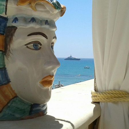 Molo Di Levante - Rent Apartment Marina di Ragusa Exteriör bild