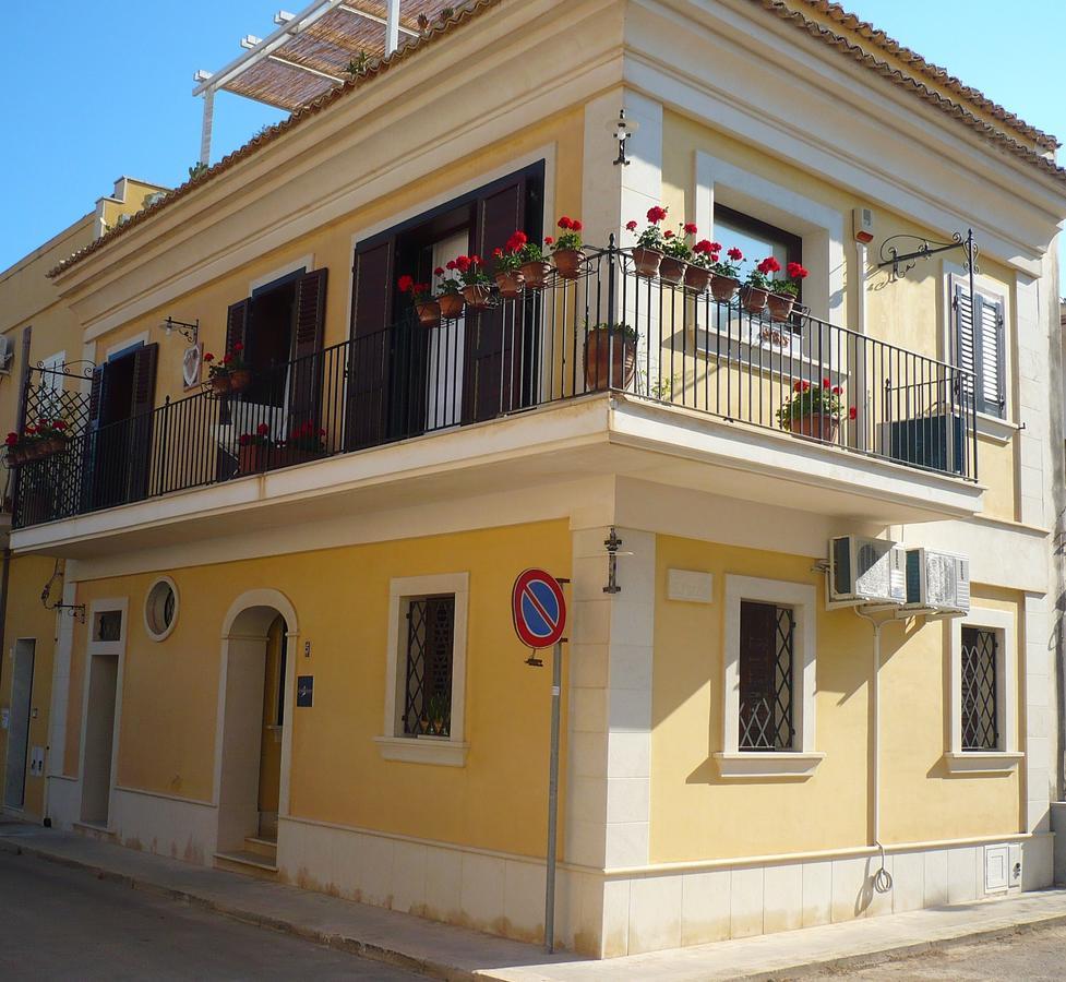 Molo Di Levante - Rent Apartment Marina di Ragusa Exteriör bild